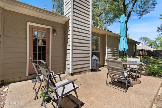 453 Cherry Tree Ln, Southaven, MS 38671 - view of patio / terrace with outdoor dining area