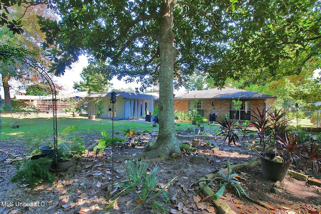 719 Holly Hills Dr, Biloxi, MS 39532 - view of yard