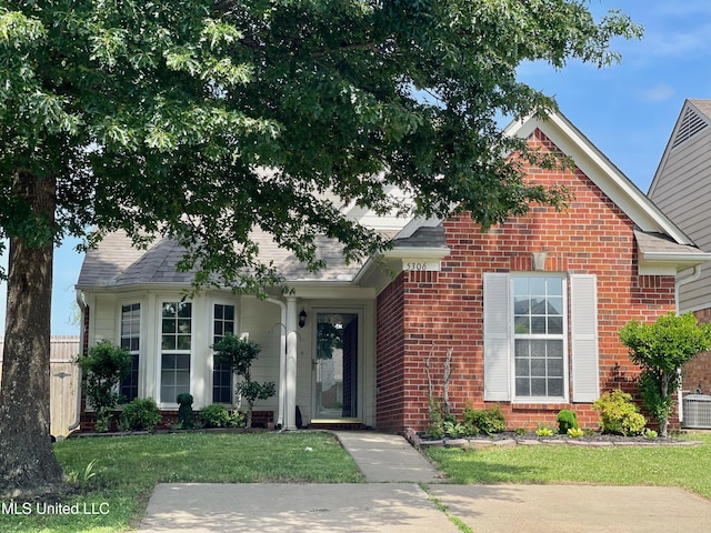 5306 Kristy Ln, Southaven, MS 38671 - view of front of house featuring brick siding