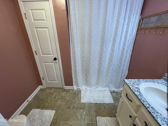 5306 Kristy Ln, Southaven, MS 38671 - full bathroom featuring vanity and a shower with curtain