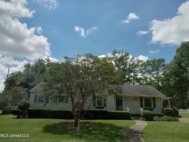 207 W Percy St, Indianola, MS 38751 - view of front of property with a front yard and a porch