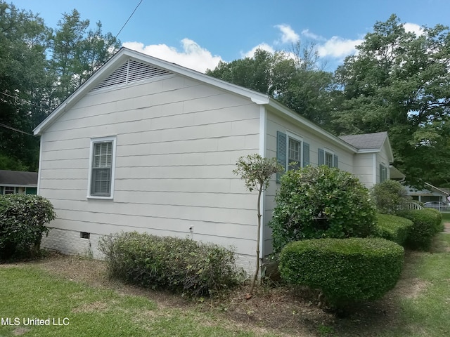 207 W Percy St, Indianola, MS 38751 - view of side of property featuring crawl space