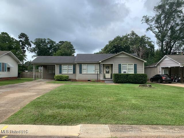 2145 Second St, Natchez, MS 39120 - single story home featuring driveway and crawl space