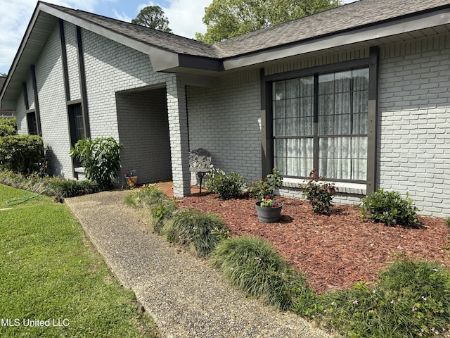 419 Cove Dr, Biloxi, MS 39531 - view of front of home with brick siding
