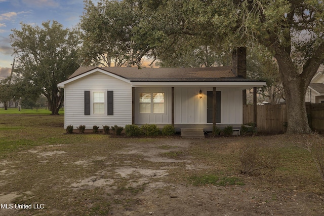 view of front of house featuring a porch