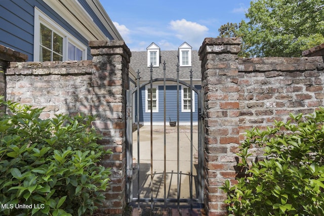 6 Fondren Green Cir, Jackson, MS 39216 - view of gate