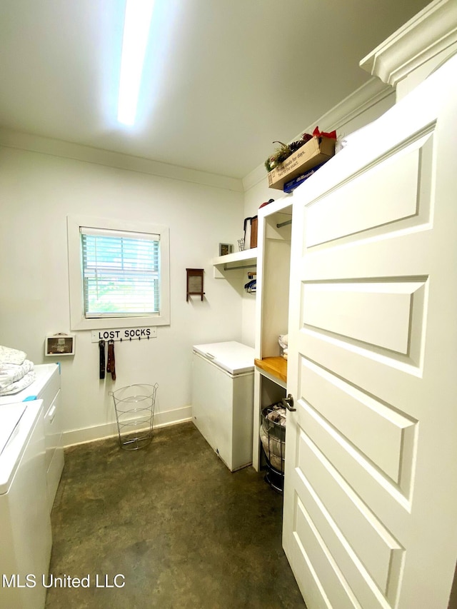 115 Pinedale Rd, Terry, MS 39170 - laundry area with washer and dryer and baseboards