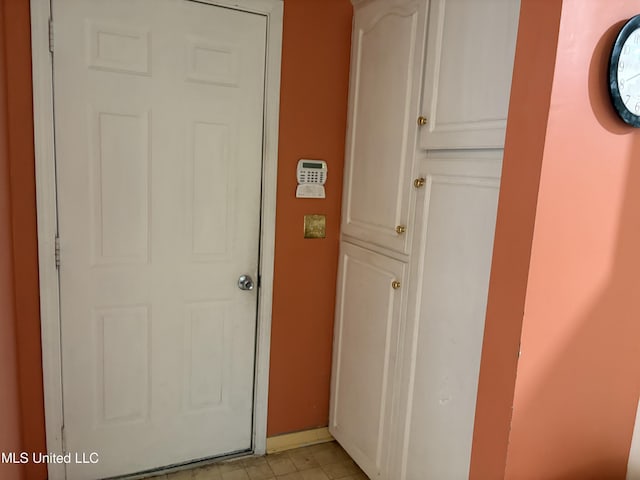 9831 Crooked Creek Blvd, Byram, MS 39272 - hallway featuring baseboards