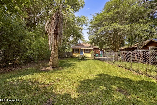 208 Washington Ave, Ocean Springs, MS 39564 - view of yard