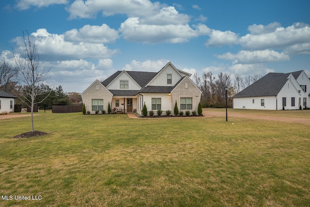 view of front of house featuring a front yard