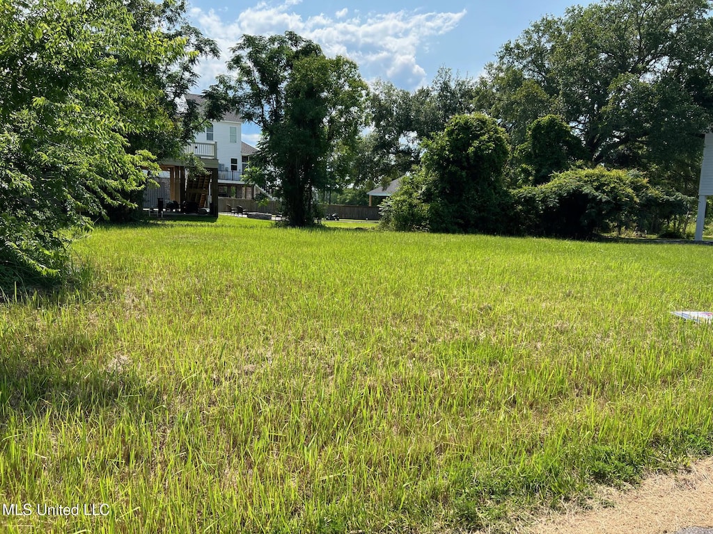 215 Magnolia Ave, Pass Christian, MS 39571