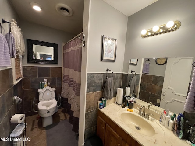 2136 Attala Rd Unit 5247, Kosciusko, MS 39090 - full bath featuring tile walls, vanity, tile patterned flooring, and a wainscoted wall