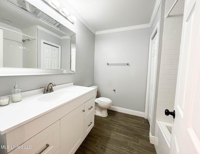 106 Piney Ridge Rd, Waveland, MS 39576 - full bathroom featuring shower / bath combo with shower curtain, wood finished floors, and a closet