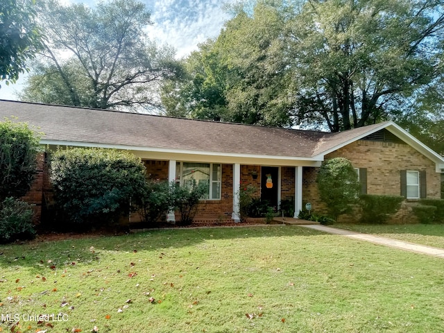 701 W Gresham St, Indianola, MS 38751 - ranch-style house featuring a front yard