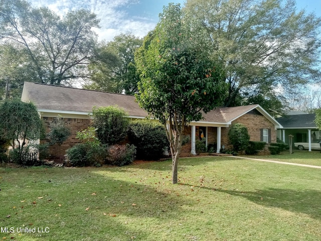 701 W Gresham St, Indianola, MS 38751 - ranch-style house featuring a front lawn