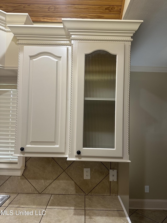 423 Grant Fox Dr, Brandon, MS 39047 - detailed view of baseboards