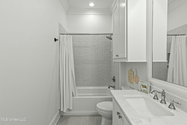 bathroom with baseboards, toilet, tile patterned floors, vanity, and shower / bathtub combination with curtain