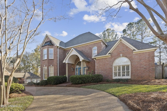 view of front property