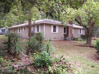3202 Charleston Dr, Jackson, MS 39212 - view of front of property with entry steps