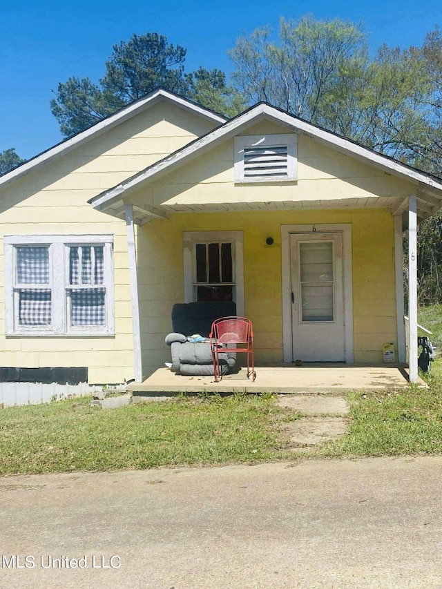 view of front of house with a porch