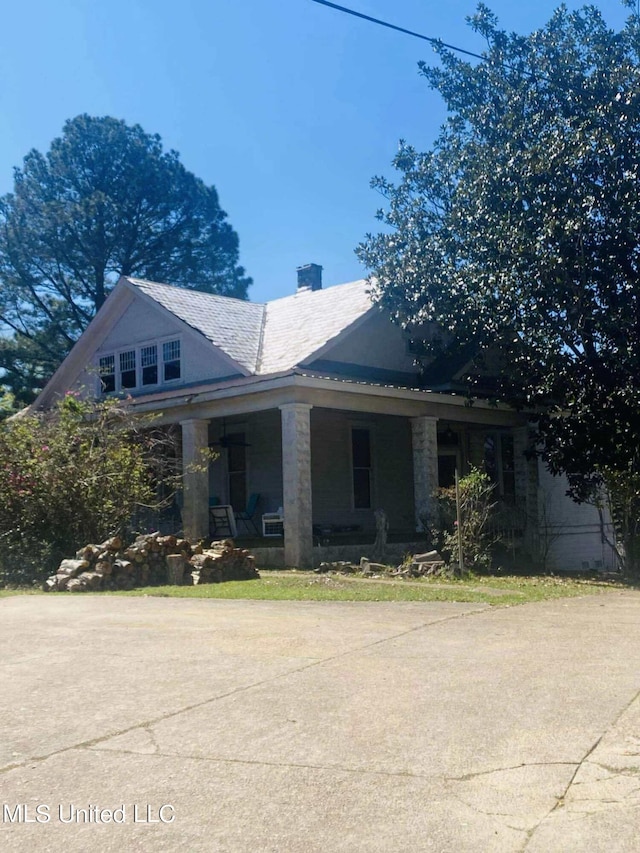 view of front of house with a porch