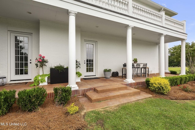 1053 Woodbridge Dr, Brandon, MS 39047 - view of exterior entry featuring covered porch