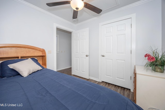 bedroom featuring ceiling fan, dark hardwood / wood-style floors, and ornamental molding