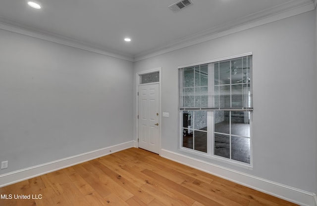 121 Poplar Ridge Dr, Brandon, MS 39047 - unfurnished room featuring crown molding, light wood-style flooring, baseboards, and recessed lighting