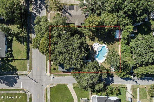 813 42nd Ave, Gulfport, MS 39501 - aerial view of property and surrounding area featuring a pool and property boundaries highlighted
