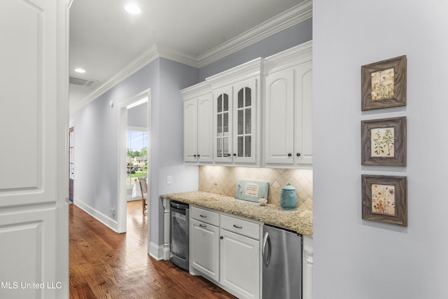 bar with tasteful backsplash, dark wood finished floors, baseboards, beverage cooler, and recessed lighting