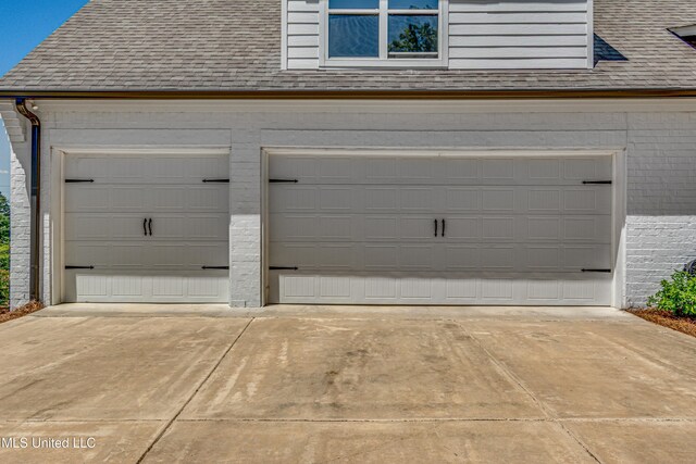 102 Silverleaf Dr, Madison, MS 39110 - garage featuring concrete driveway