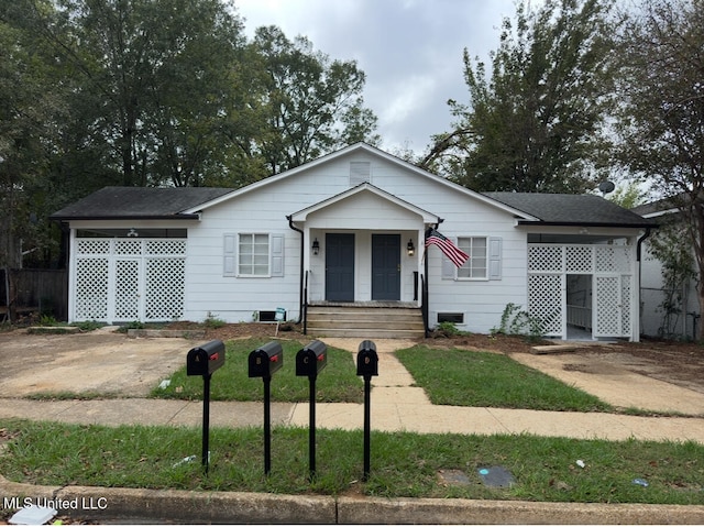 view of front of property