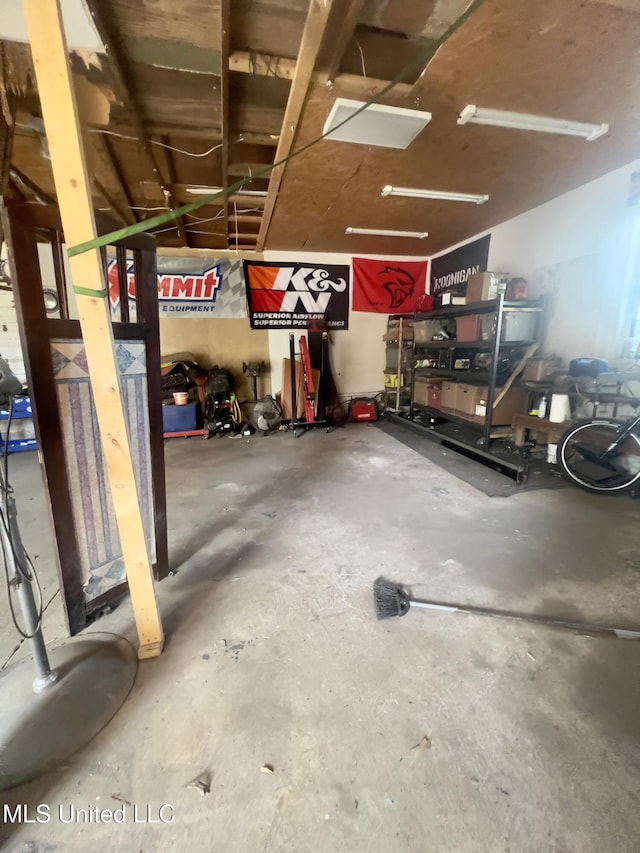 116 E Tate St, Senatobia, MS 38668 - view of garage