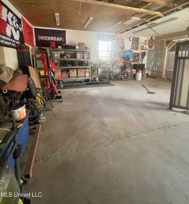 116 E Tate St, Senatobia, MS 38668 - view of garage