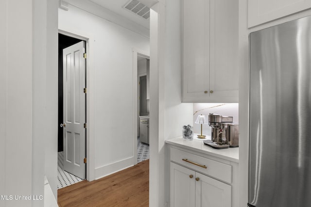 323 Penrose Pl, Madison, MS 39110 - hall with wood finished floors and baseboards