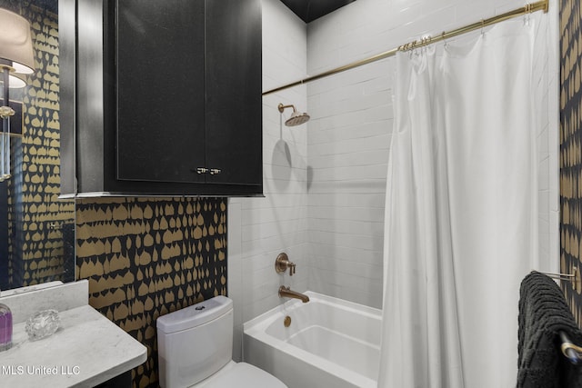 323 Penrose Pl, Madison, MS 39110 - bathroom featuring shower / bath combo, toilet, and vanity