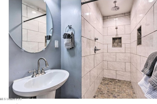 506 Loposser Ave, Gulfport, MS 39507 - bathroom with a sink and tiled shower