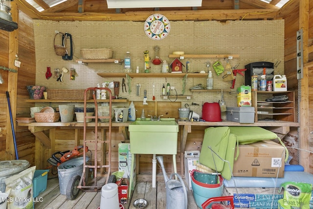 storage featuring sink