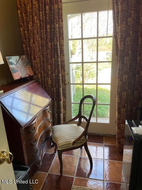 806 Viney Ridge Rd, Clarksdale, MS 38614 - interior space with healthy amount of natural light