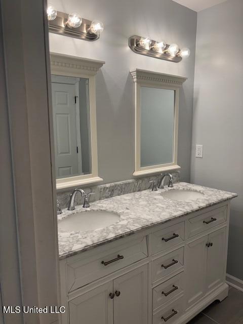 81 Hickory, Byhalia, MS 38611 - full bathroom featuring double vanity