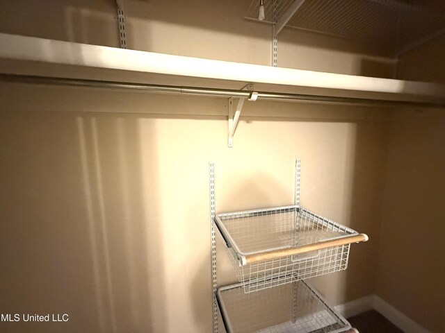 1606 Woodhaven St, Pascagoula, MS 39581 - view of closet