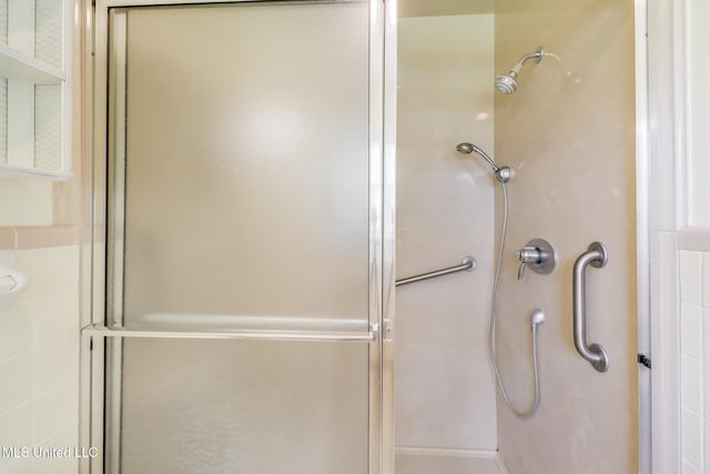 820 Lackland Dr, Biloxi, MS 39532 - bathroom featuring a stall shower