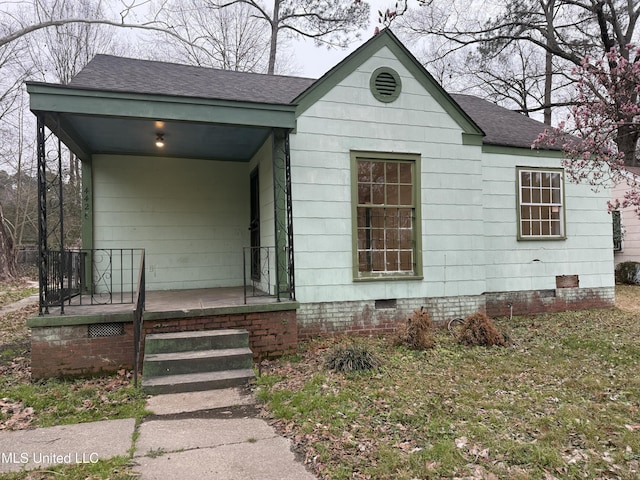 view of front of property featuring a porch