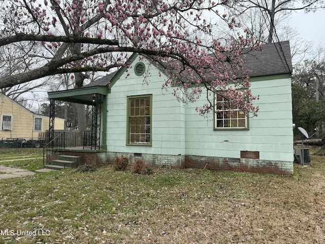 exterior space with a front yard