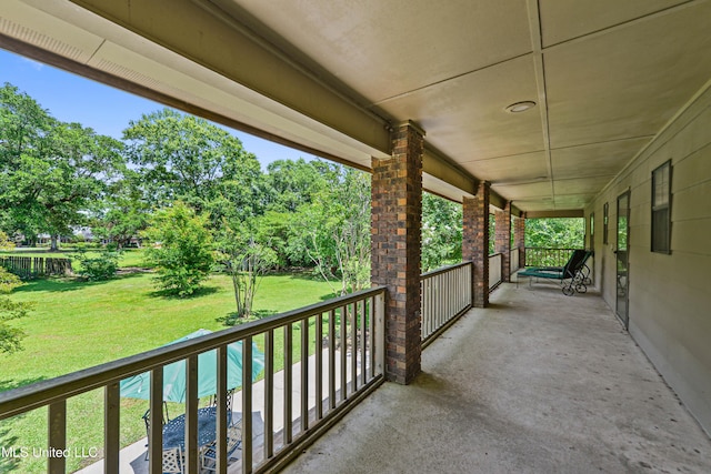524 Champlin St, Gulfport, MS 39507 - covered porch with a lawn