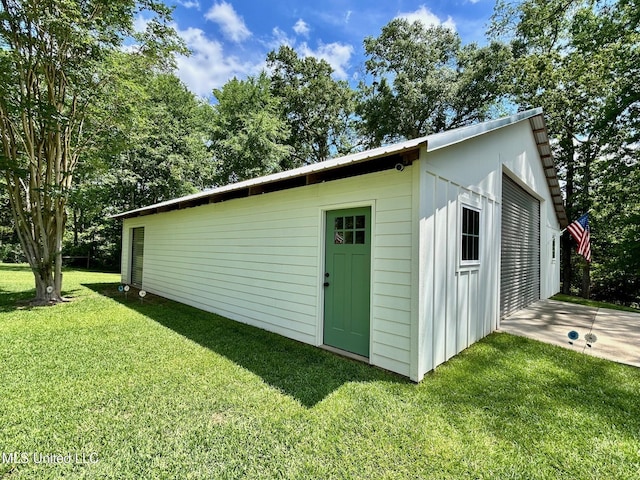 308 College St, Carthage, MS 39051 - view of outdoor structure featuring an outdoor structure