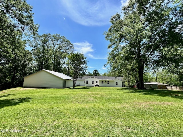 308 College St, Carthage, MS 39051 - view of yard