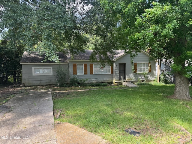 941 Dorgan St, Jackson, MS 39204 - ranch-style home with a front yard