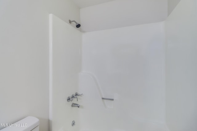 2550 Davidson Rd, Ocean Springs, MS 39564 - bathroom with shower / bathtub combination and toilet