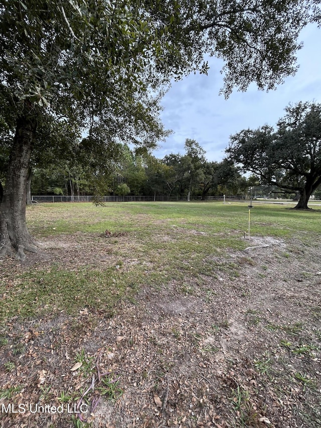 102 Livingston Dr, Pass Christian, MS 39571